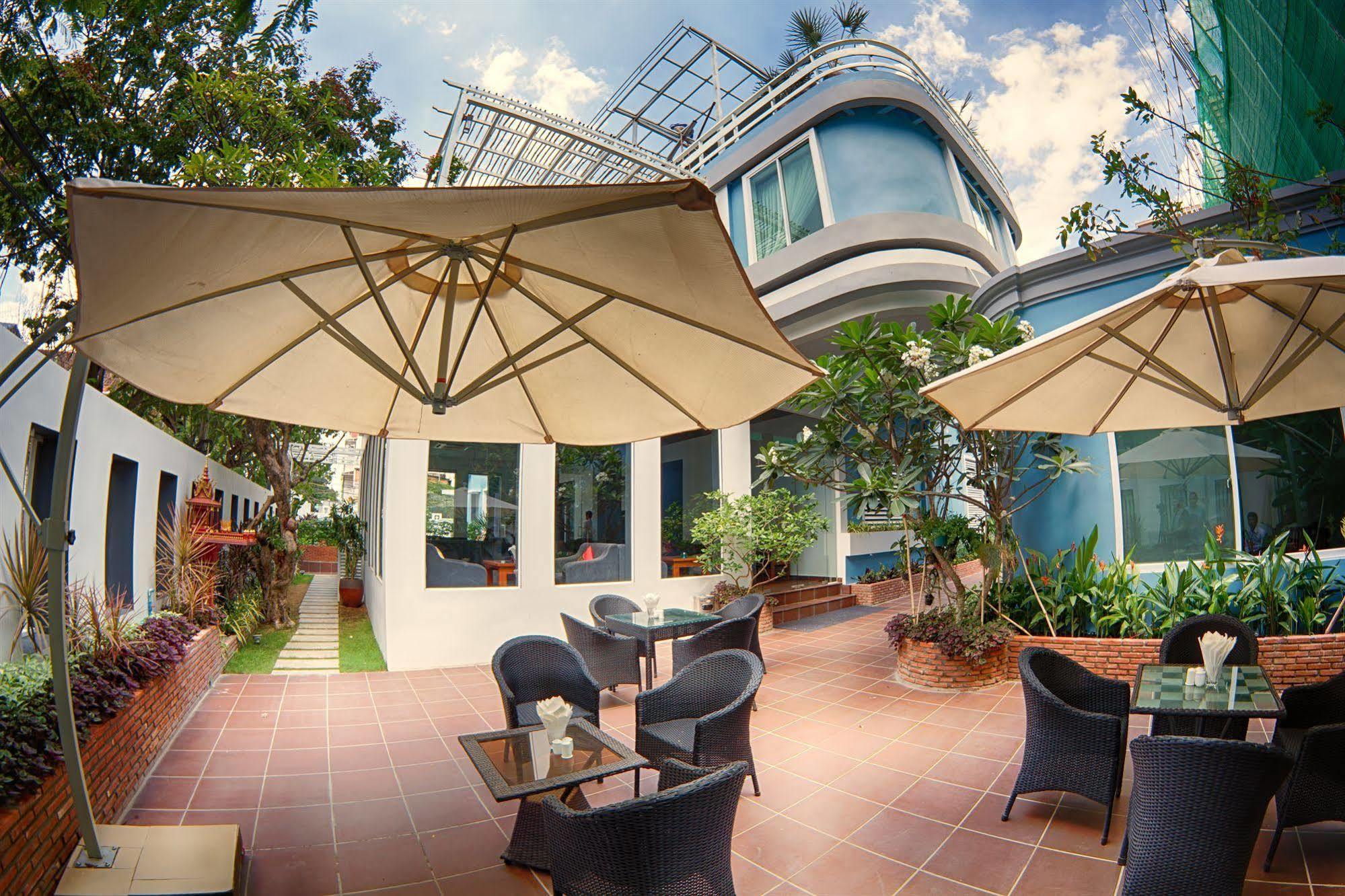 The Blue Corner Boutique Hotel Phnom Penh Exterior foto