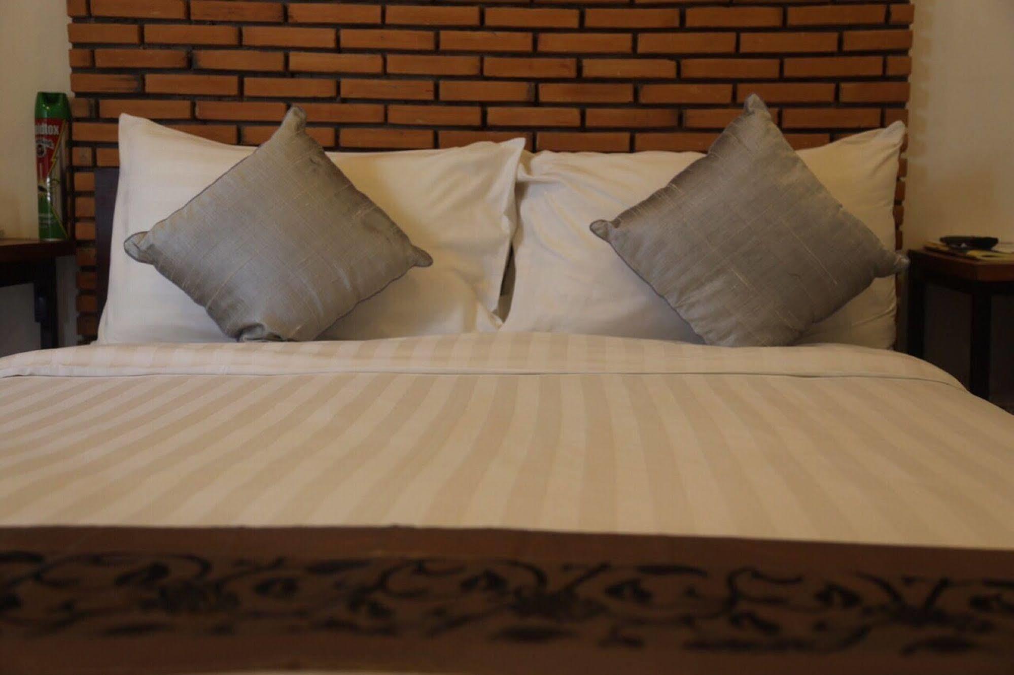 The Blue Corner Boutique Hotel Phnom Penh Exterior foto